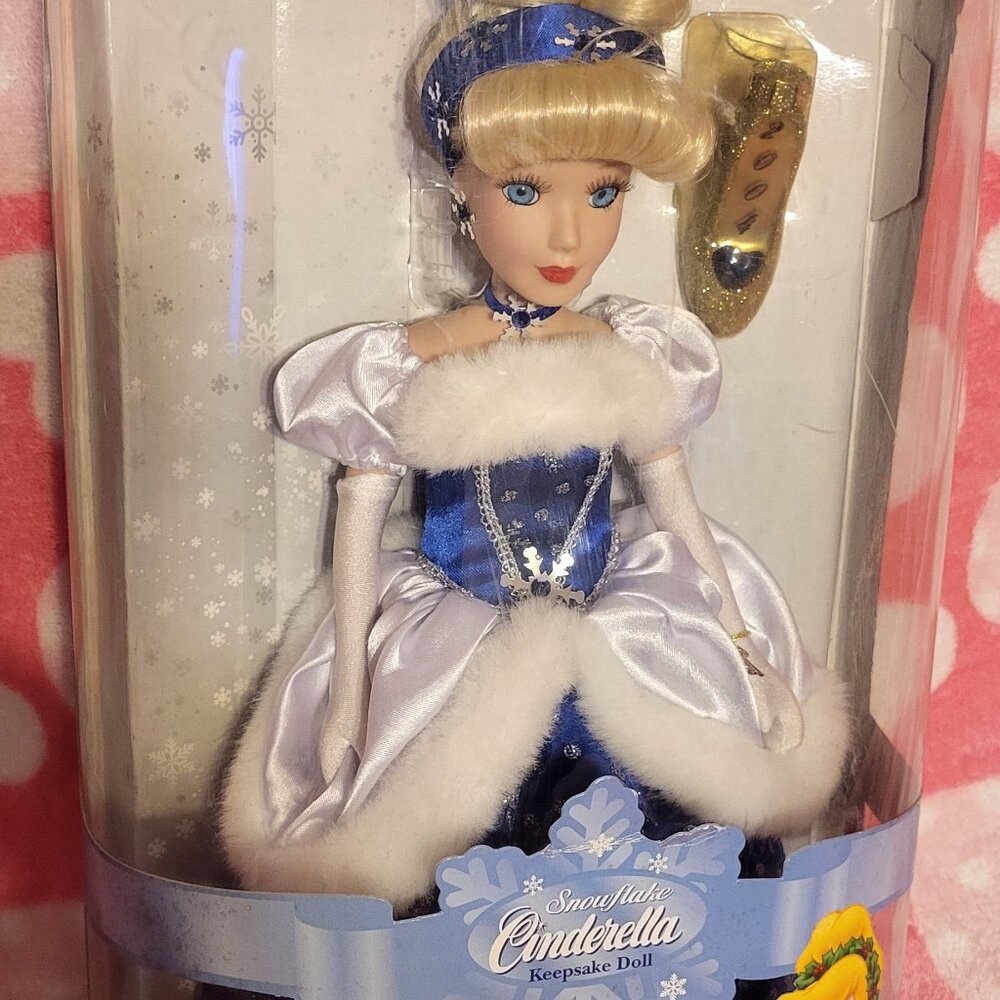 Disney Princess Snowflake CINDERELLA Porcelain Brass Key Keepsake Doll 2004 - Picture 5 of 7